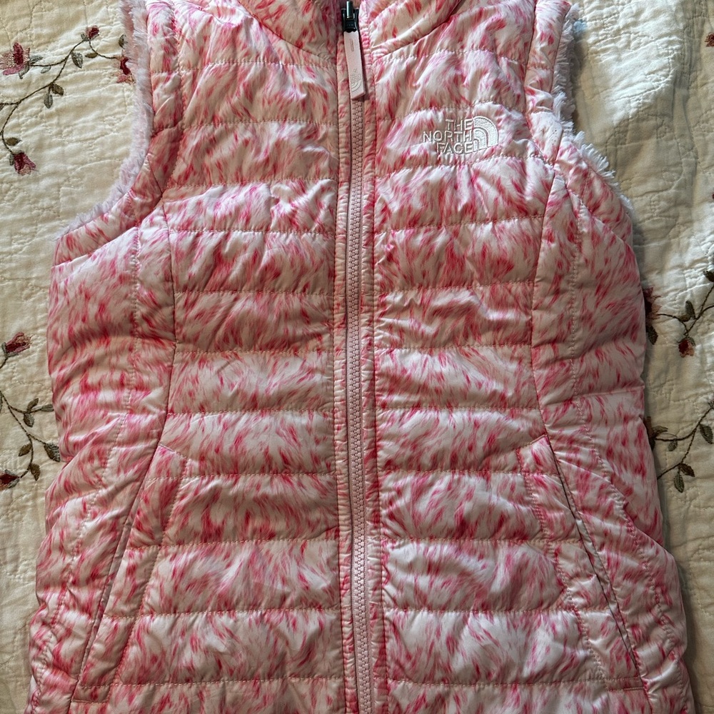 Girls Northface reversible vest Sz 7/8